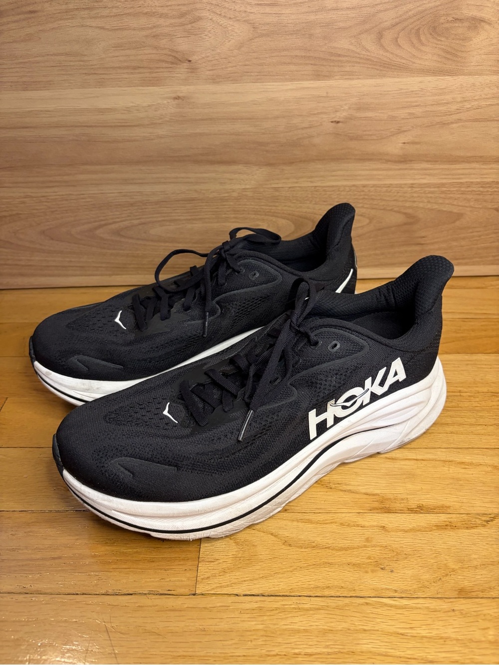 Hoka Clifton 10 Men’s Sneakers in Black - Size 10 Wide